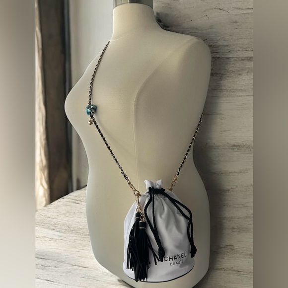 Chanel Beauté White & Black Drawstring Bag Converted to Crossbody - Picture 2 of 8